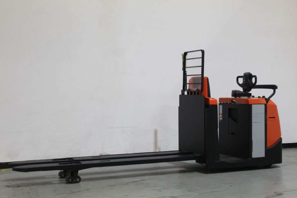 Toyota OSE250 Niederhubkommissionierer loeffler-gabelstapler.de