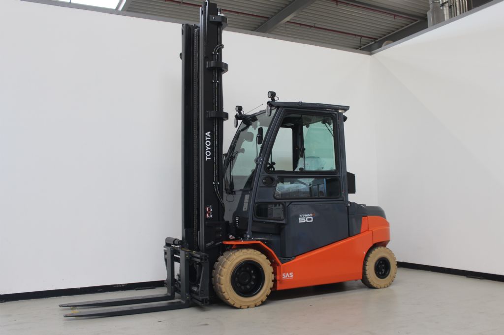 Toyota 8FBMT50 Elektro 4 Rad-Stapler loeffler-gabelstapler.de