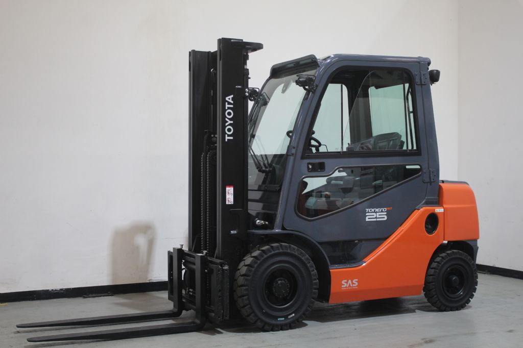 Toyota 06-8FD25F Dieselstapler www.heinbockel-gabelstapler.de