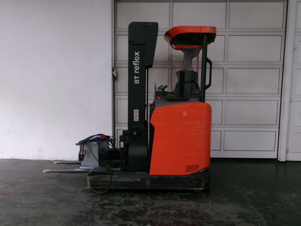 Toyota RRE140H Schubmaststapler loeffler-gabelstapler.de