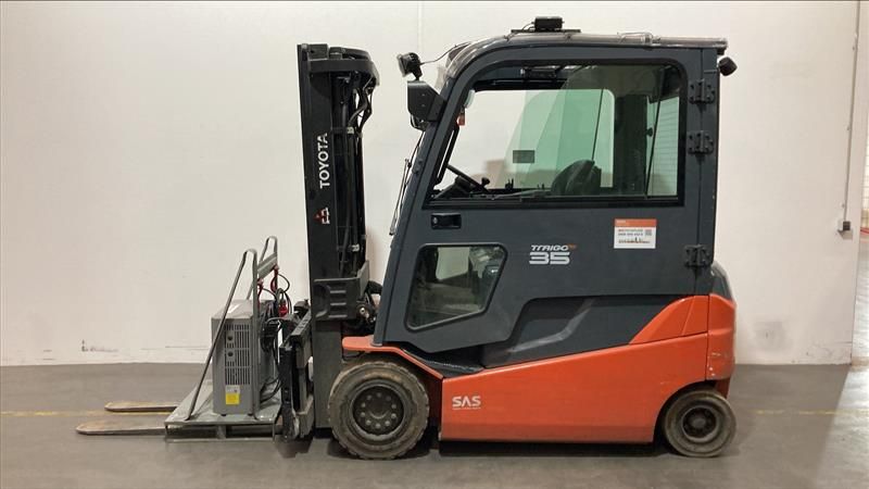 Toyota 8FBMT35 Elektro 4 Rad-Stapler loeffler-gabelstapler.de