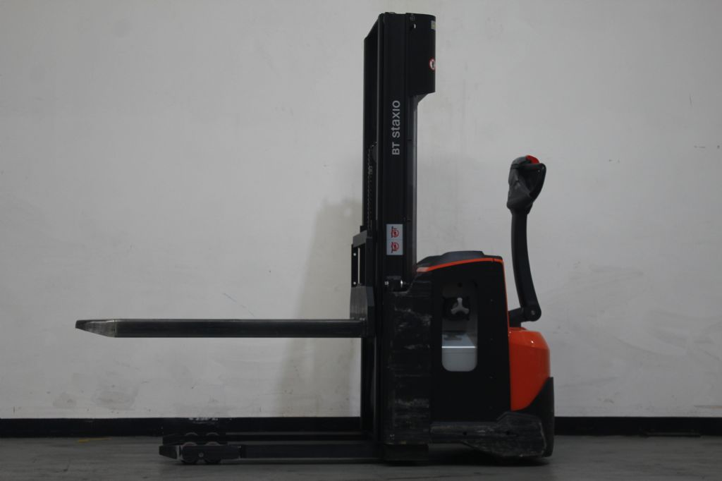 Toyota SWE140 Hochhubwagen gfg-gabelstapler.de