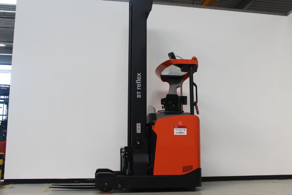Toyota RRE160H Schubmaststapler loeffler-gabelstapler.de