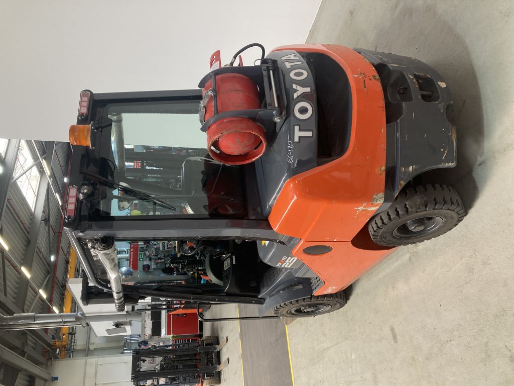Toyota 02-8FGF25 Treibgasstapler  gabelstapler-nord.de