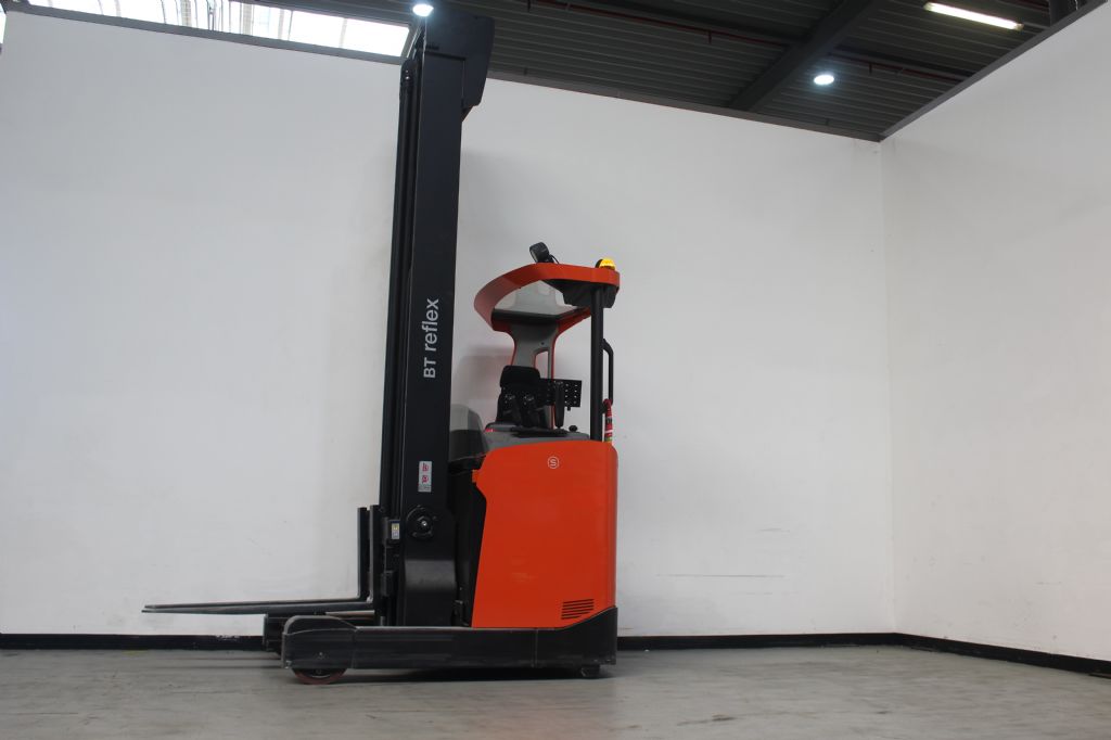 Toyota RRE160H Schubmaststapler loeffler-gabelstapler.de