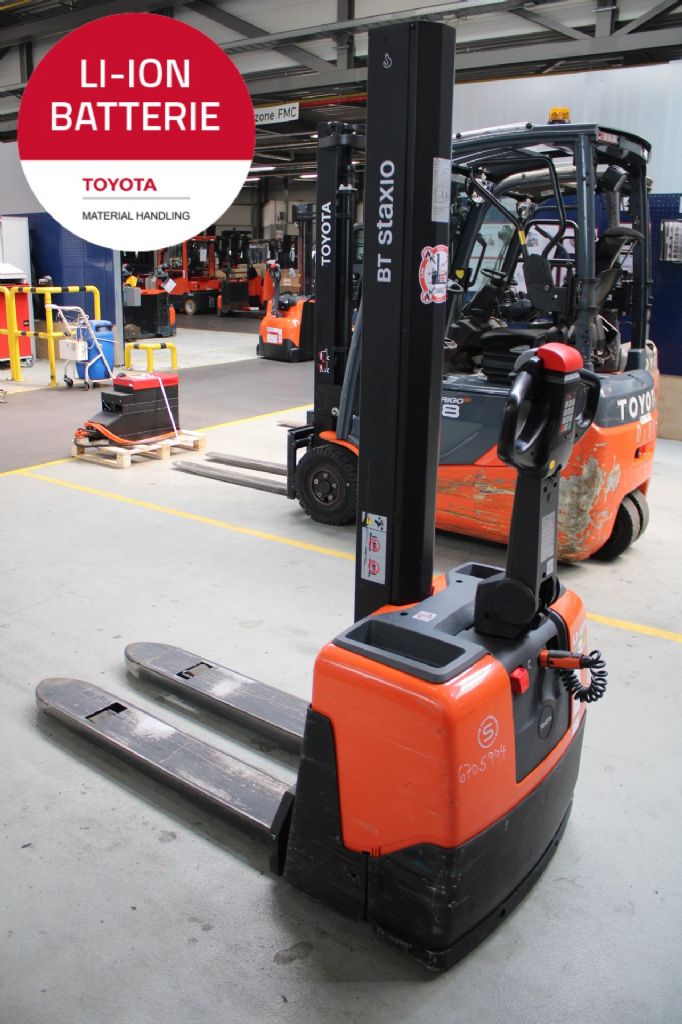 Toyota HWE100 Hochhubwagen gfg-gabelstapler.de