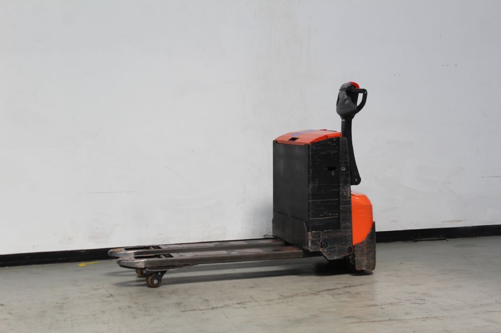 Toyota LWE180 Niederhubwagen loeffler-gabelstapler.de