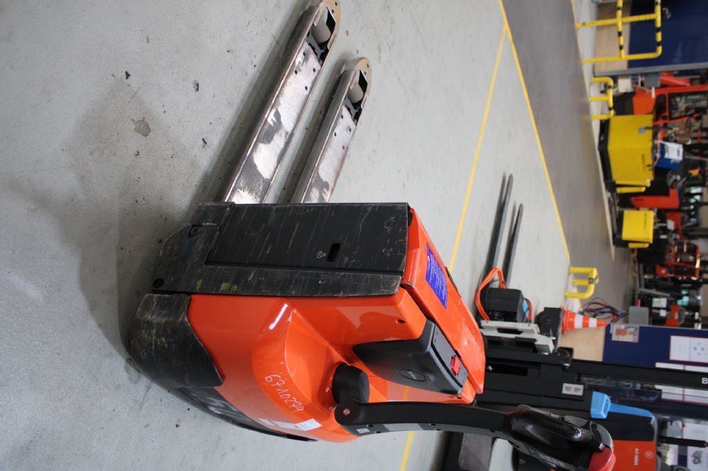 Toyota LWE180 Niederhubwagen loeffler-gabelstapler.de