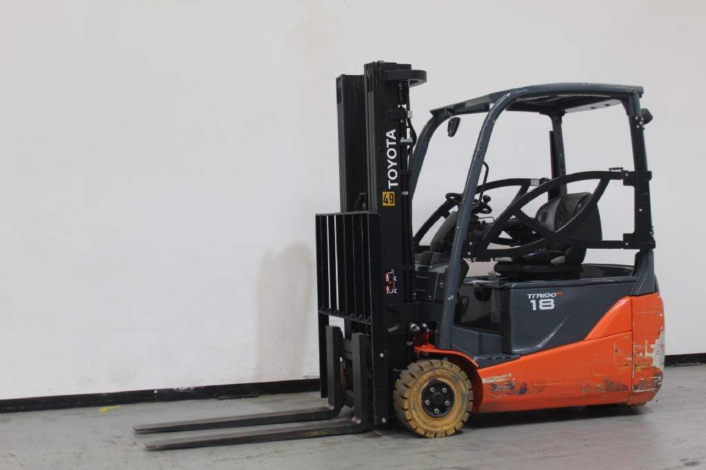 Toyota 8FBE18T Elektro 3 Rad-Stapler www.foerdertechnik-rietberg.de Toyota 8FBE18T Elektro 3 Rad-Stapler www.foerdertechnik-rietberg.de