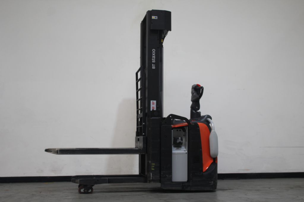 Toyota SPE160L Hochhubwagen loeffler-gabelstapler.de