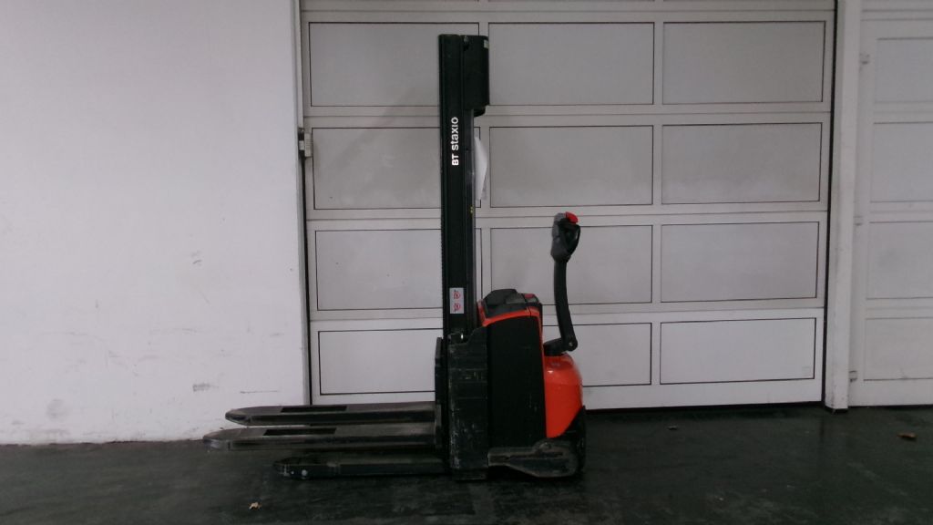 Toyota SWE120 Hochhubwagen www.heinbockel-gabelstapler.de