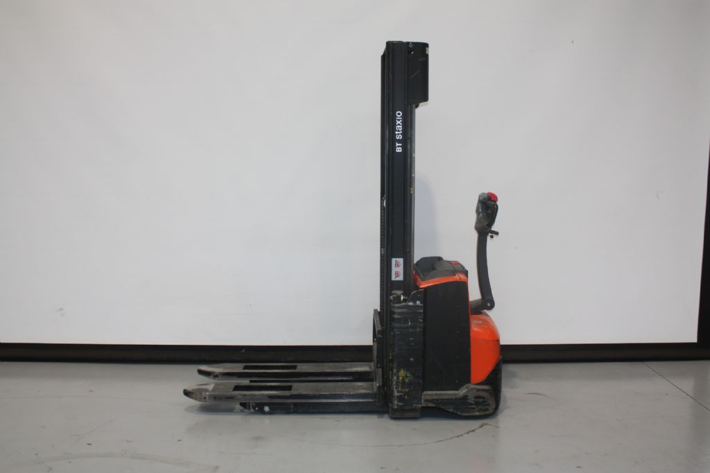 Toyota SWE120 Hochhubwagen www.foerdertechnik-rietberg.de Toyota SWE120 Hochhubwagen www.foerdertechnik-rietberg.de