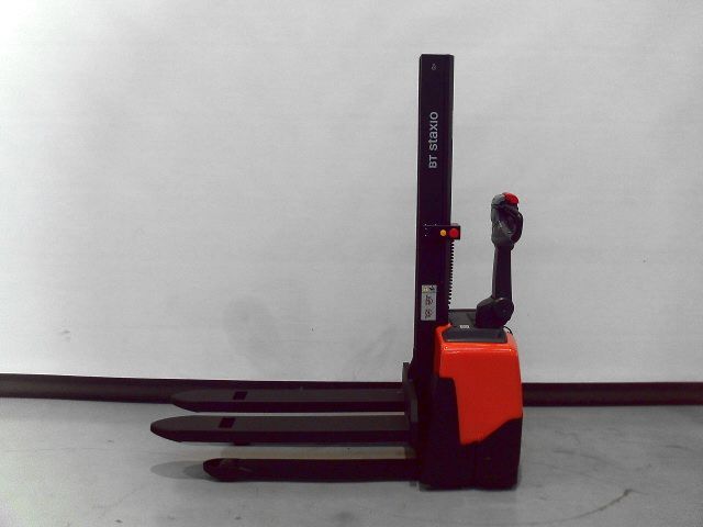 Toyota HWE100 Hochhubwagen www.foerdertechnik-rietberg.de Toyota HWE100 Hochhubwagen www.foerdertechnik-rietberg.de