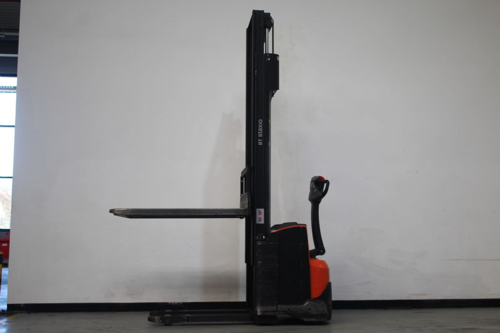 Toyota SWE120 Hochhubwagen loeffler-gabelstapler.de