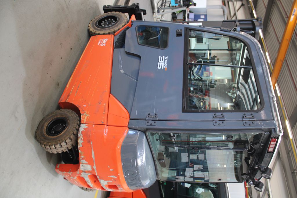 Toyota 8FBMT35 Elektro 4 Rad-Stapler schlueter-gabelstapler.de