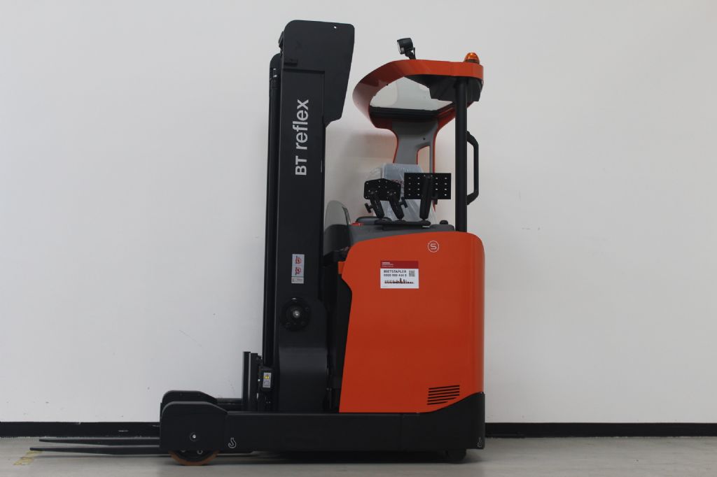 Toyota RRE160H Schubmaststapler kirchnerpartner.de