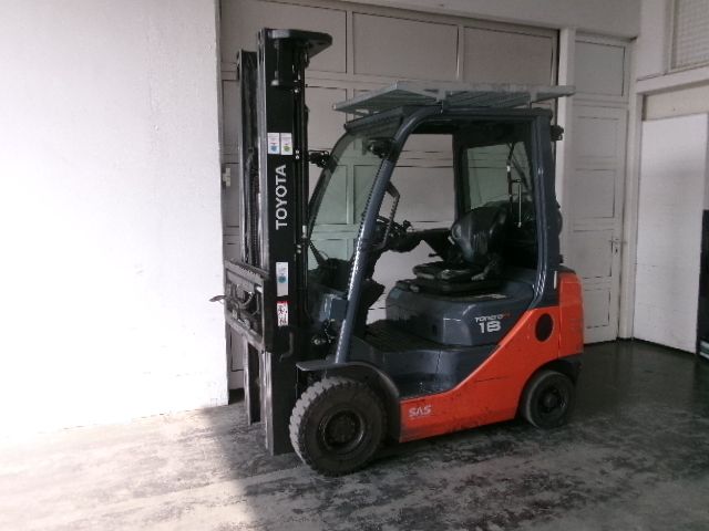 Toyota 06-8FG18F Treibgasstapler schlueter-gabelstapler.de