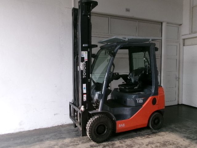 Toyota 06-8FG18F Treibgasstapler schlueter-gabelstapler.de