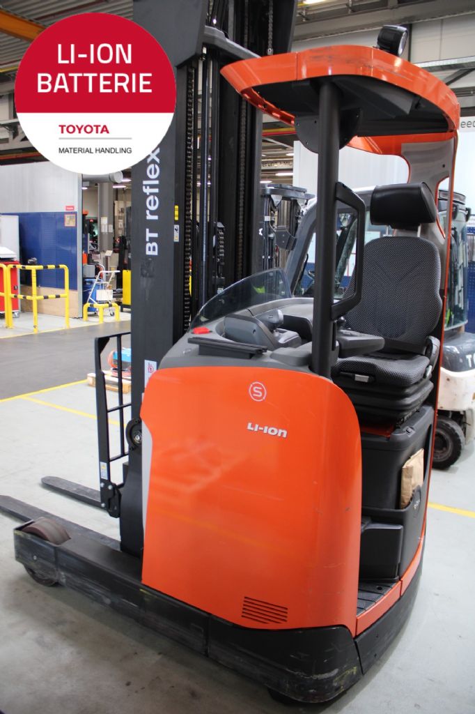 Toyota RRE140H Schubmaststapler www.foerdertechnik-rietberg.de Toyota RRE140H Schubmaststapler www.foerdertechnik-rietberg.de