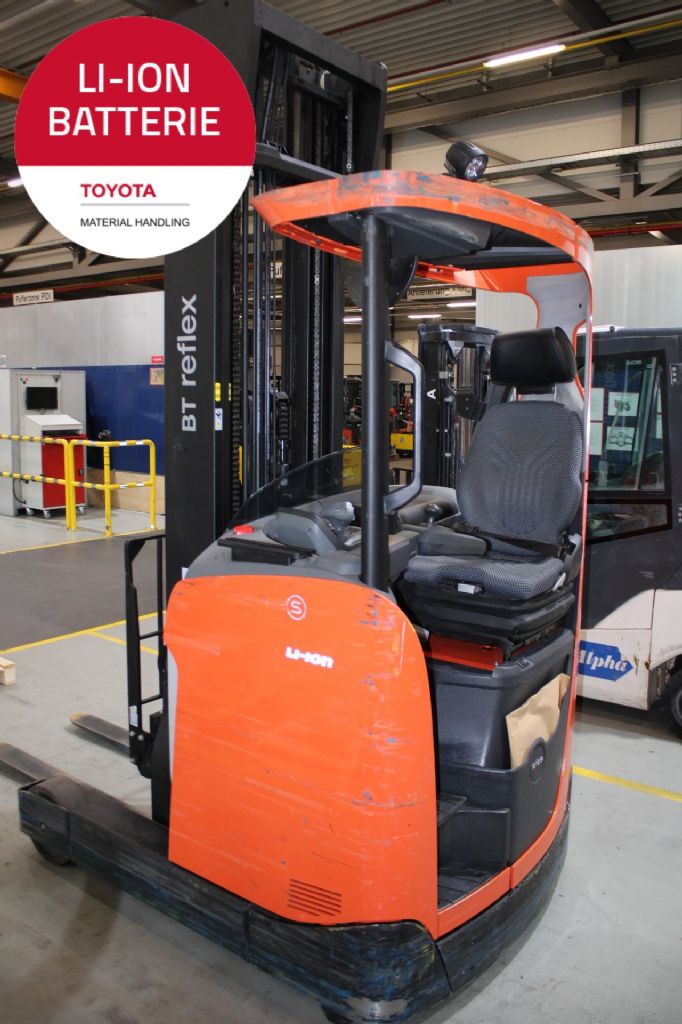 Toyota RRE140H Schubmaststapler www.foerdertechnik-rietberg.de Toyota RRE140H Schubmaststapler www.foerdertechnik-rietberg.de