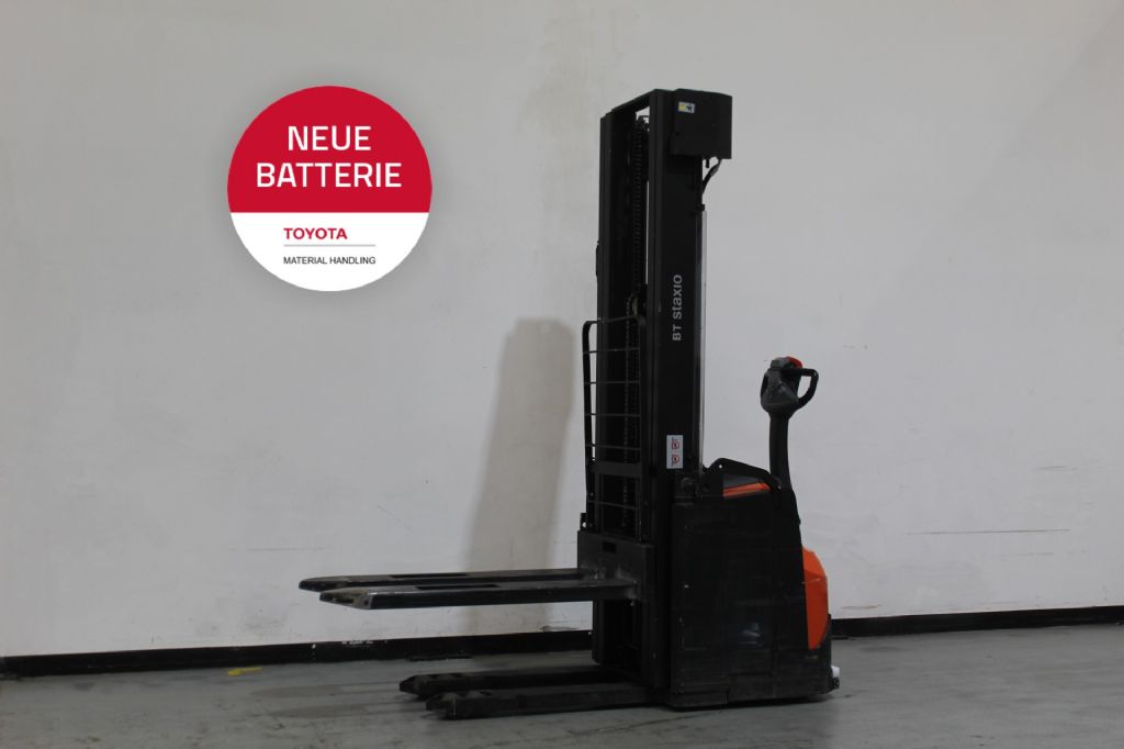 Toyota SWE145 Hochhubwagen www.foerdertechnik-rietberg.de Toyota SWE145 Hochhubwagen www.foerdertechnik-rietberg.de