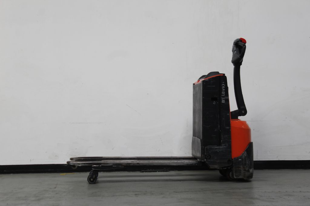Toyota LWE140 Niederhubwagen gabelstapler-nord.de