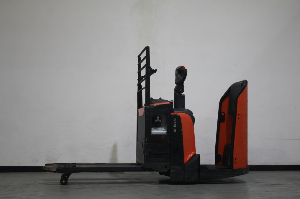 Toyota LPE200 Niederhubwagen gfg-gabelstapler.de