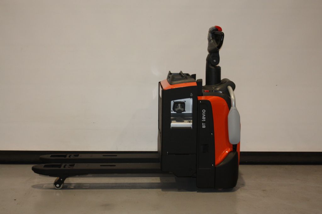 Toyota LPE220 Niederhubwagen loeffler-gabelstapler.de