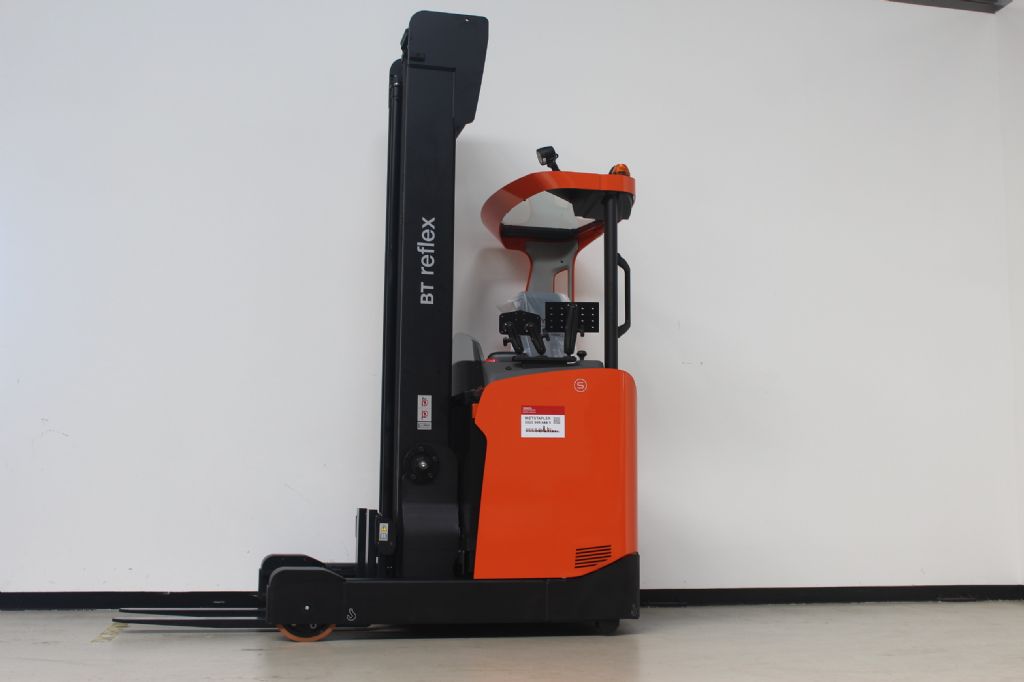 Toyota RRE160H Schubmaststapler loeffler-gabelstapler.de