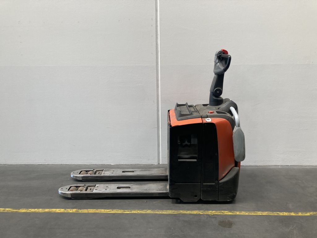 Toyota LPE200 Niederhubwagen gabelstapler-nord.de