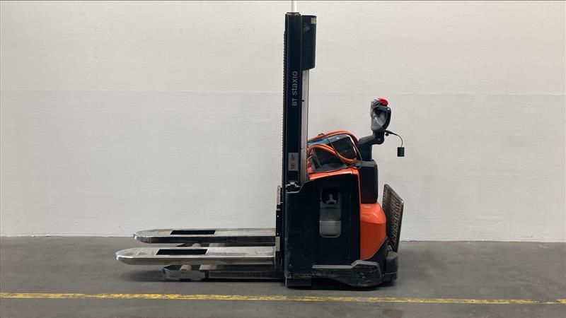 Toyota SWE120 Hochhubwagen www.foerdertechnik-rietberg.de Toyota SWE120 Hochhubwagen www.foerdertechnik-rietberg.de