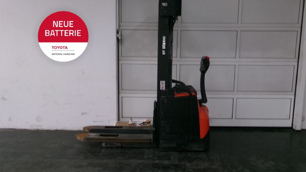 Toyota SWE160 Hochhubwagen www.heinbockel-gabelstapler.de