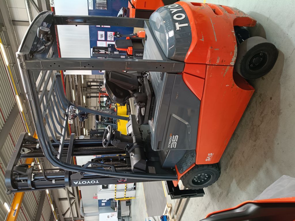 Toyota 8FBMT35 Elektro 4 Rad-Stapler gabelstapler-nord.de