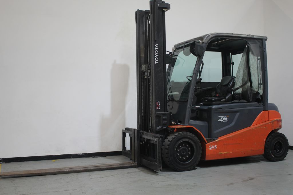Toyota 8FBMT45 Elektro 4 Rad-Stapler kirchnerpartner.de