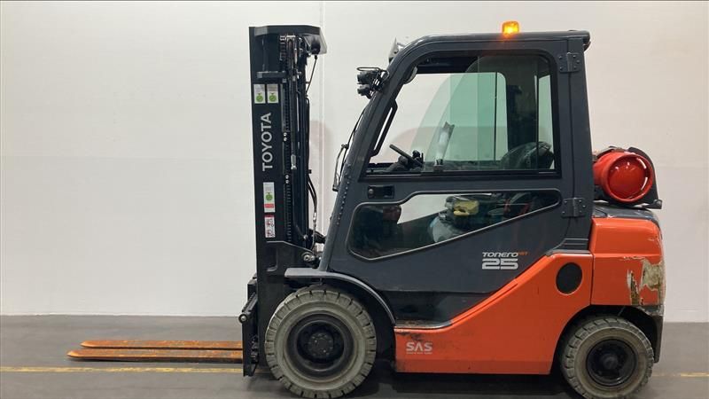 Toyota 06-8FG25F Treibgasstapler  loeffler-gabelstapler.de