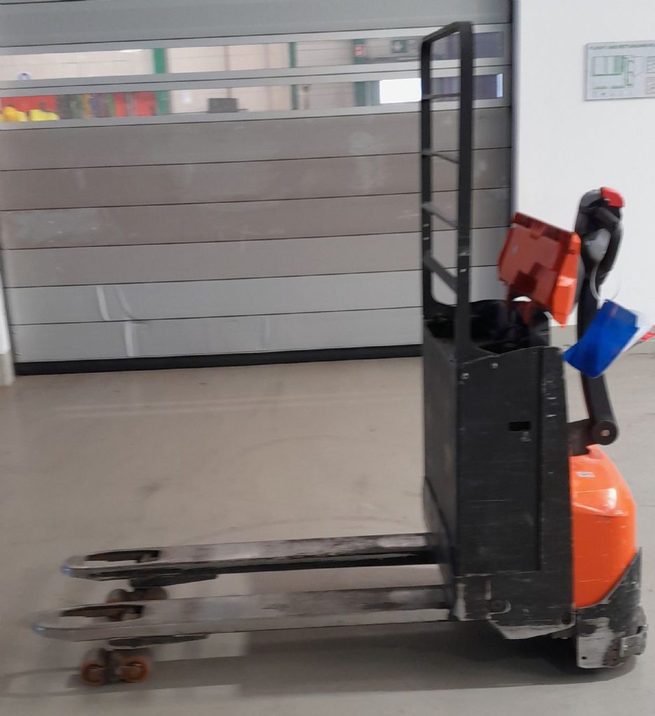 Toyota LWE160 Niederhubwagen kirchnerpartner.de