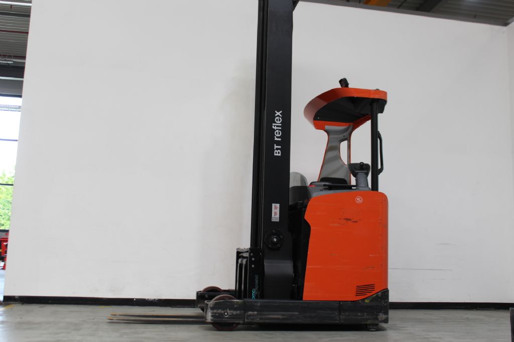 Toyota RRE140H Schubmaststapler loeffler-gabelstapler.de