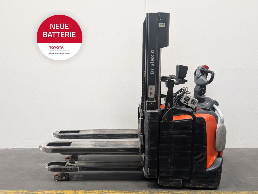 Toyota SPE200D Hochhubwagen www.foerdertechnik-rietberg.de Toyota SPE200D Hochhubwagen www.foerdertechnik-rietberg.de