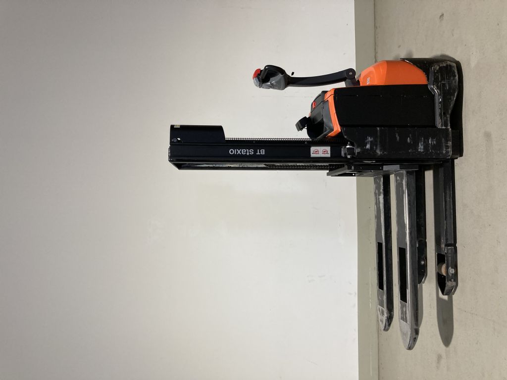 Toyota SWE120 Hochhubwagen www.heinbockel-gabelstapler.de