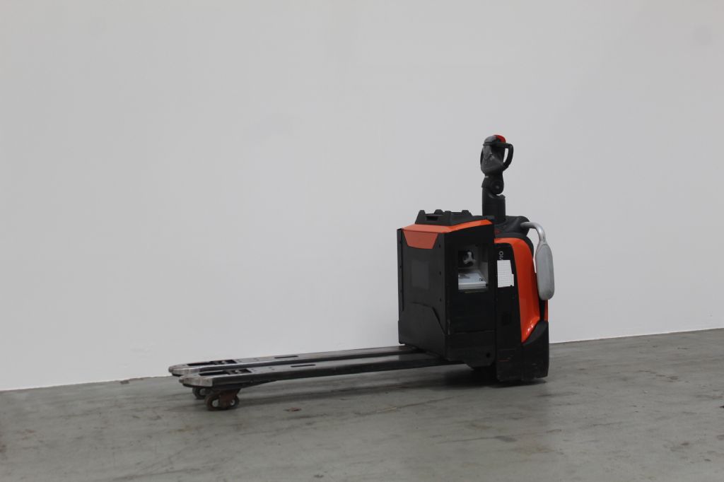 Toyota LPE200 Niederhubwagen loeffler-gabelstapler.de