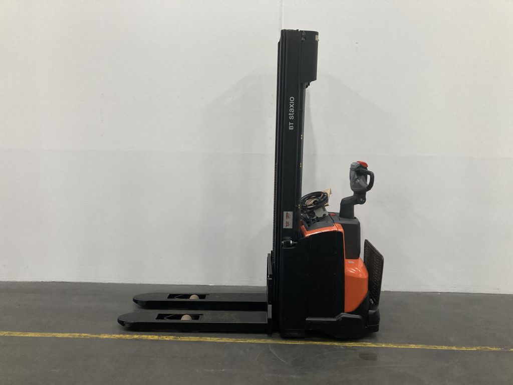 Toyota SWE140 Hochhubwagen gabelstapler-nord.de