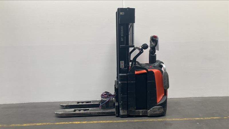 Toyota SPE200L Hochhubwagen www.foerdertechnik-rietberg.de Toyota SPE200L Hochhubwagen www.foerdertechnik-rietberg.de