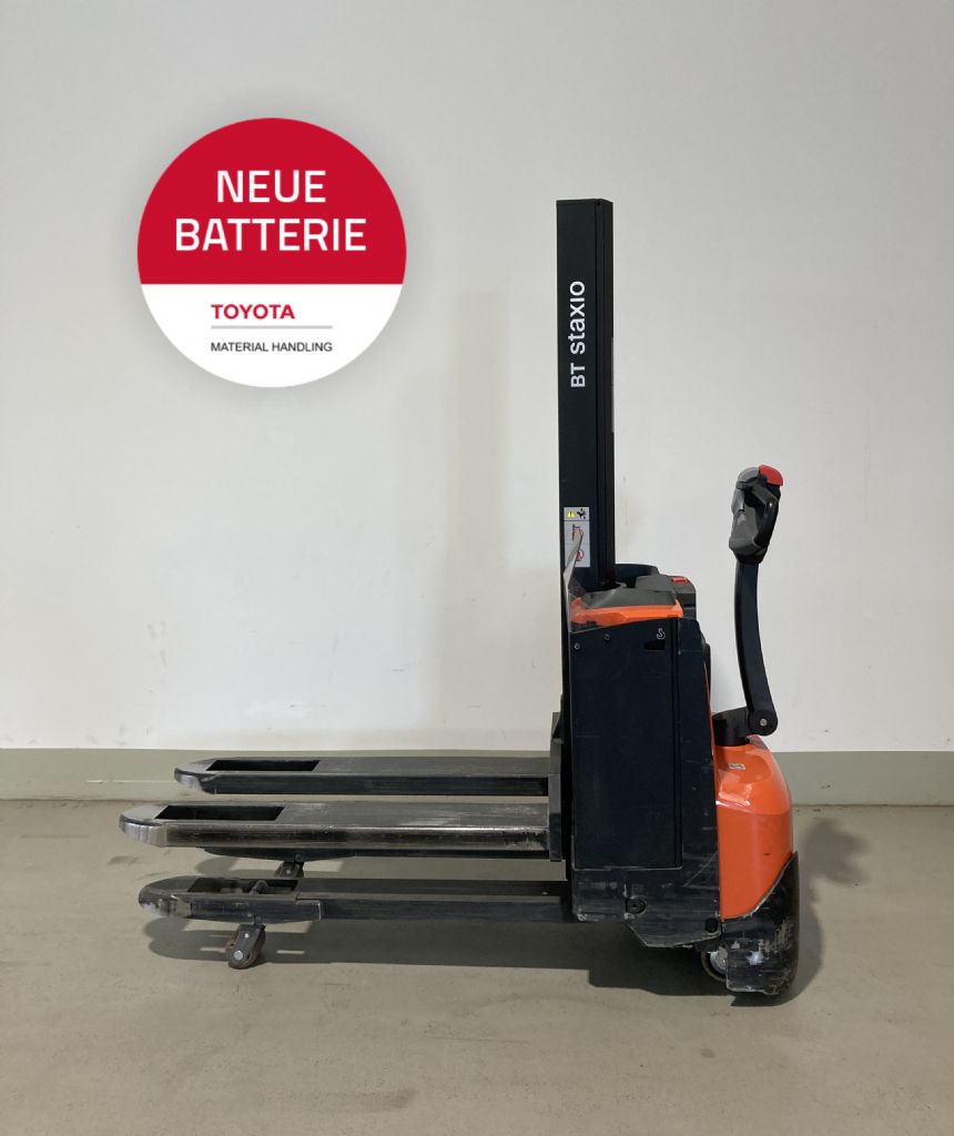 Toyota SWE080L Hochhubwagen www.foerdertechnik-rietberg.de Toyota SWE080L Hochhubwagen www.foerdertechnik-rietberg.de