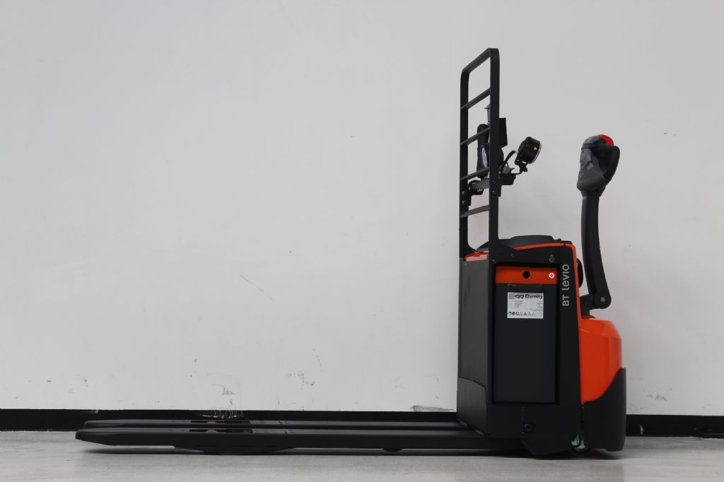 Toyota LWE200 Niederhubwagen loeffler-gabelstapler.de