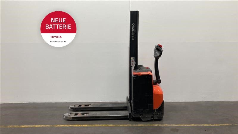 Toyota SWE080L Hochhubwagen www.foerdertechnik-rietberg.de Toyota SWE080L Hochhubwagen www.foerdertechnik-rietberg.de