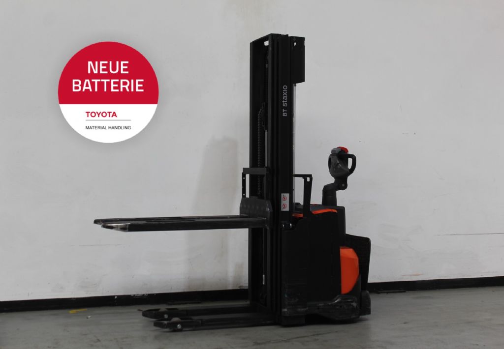 Toyota SWE120 Hochhubwagen www.foerdertechnik-rietberg.de Toyota SWE120 Hochhubwagen www.foerdertechnik-rietberg.de