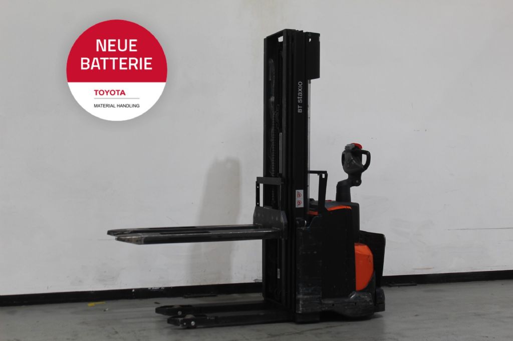 Toyota SWE120 Hochhubwagen www.foerdertechnik-rietberg.de Toyota SWE120 Hochhubwagen www.foerdertechnik-rietberg.de