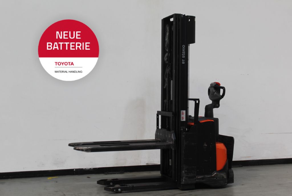 Toyota SWE120 Hochhubwagen www.foerdertechnik-rietberg.de Toyota SWE120 Hochhubwagen www.foerdertechnik-rietberg.de