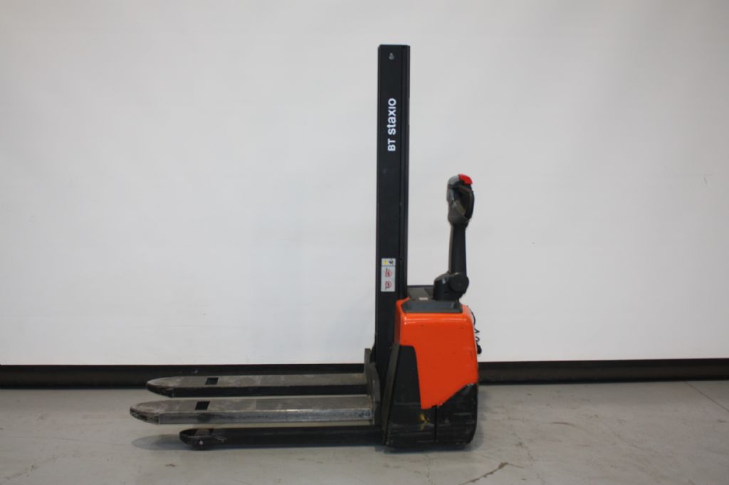 Toyota HWE100 Hochhubwagen loeffler-gabelstapler.de