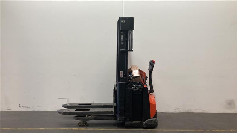 Toyota SWE200L Hochhubwagen loeffler-gabelstapler.de